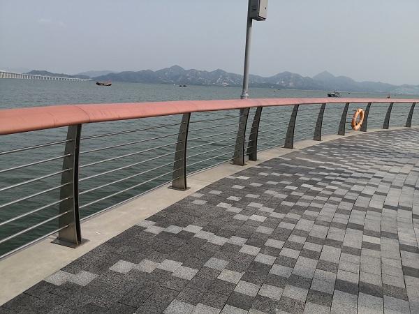 不銹鋼橋梁景觀護(hù)欄