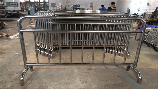 移動(dòng)鐵馬不銹鋼護(hù)欄